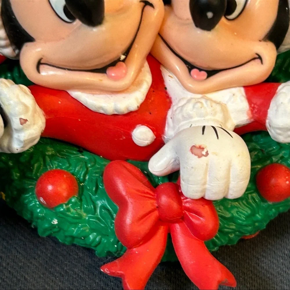 Disney Mickey & Minnie Christmas Wreath Figurine - Red, Green, White
